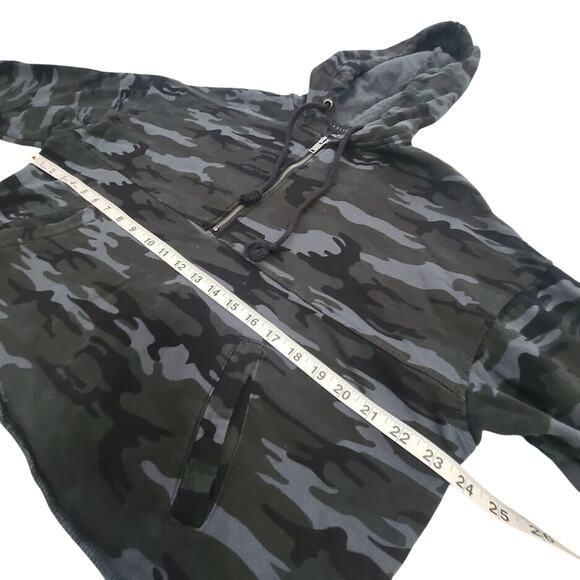Sanctuary Crop Hoodie Sweatshirt Black Gray Camo XS Oversized Boxy 1/2 Zip - Picture 9 of 11